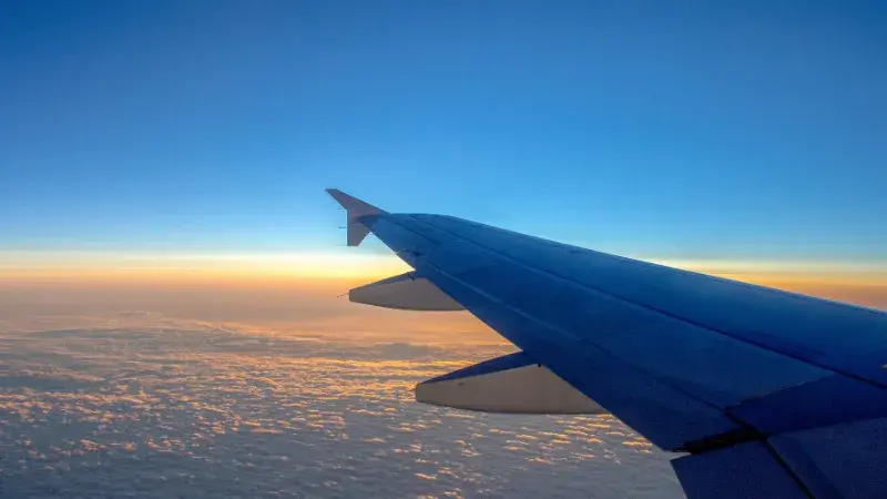 Best Solo Travel Tips for Newbies: Tips for Flying First Time Alone